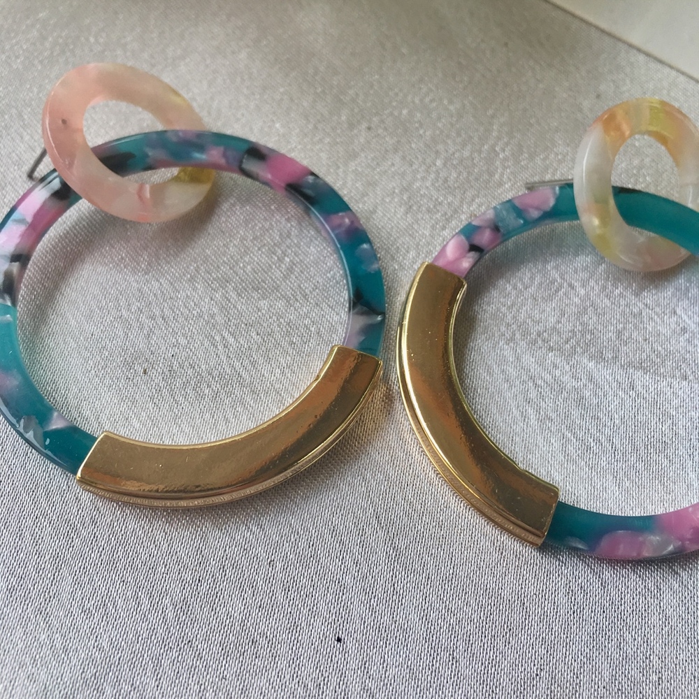 Double Hoop Gold Bar Acrylic Tortoise Earrings - Picture 3 of 6